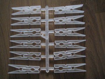 ঠান্ডা রানার ইঞ্জেকশন প্লাস্টিক ছাঁচনির্মাণ মেশিন 16 প্লাস্টিক ক্লিপ জন্য Cavities